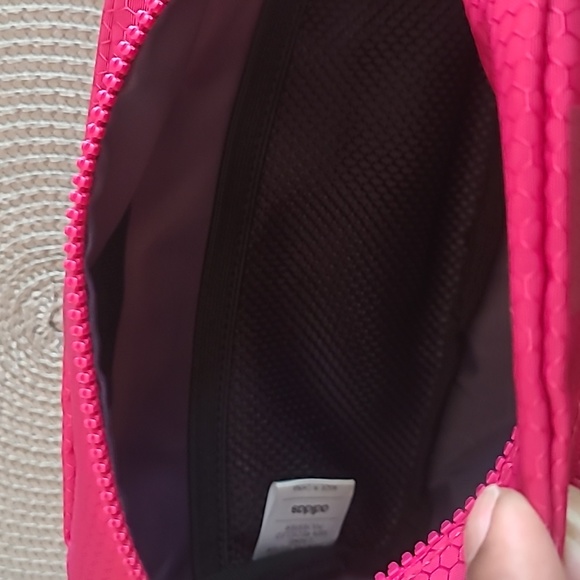 👝Adidas Team Toiletry Bag - Picture 7 of 13